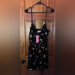 Southern Fried chics wild as her dress